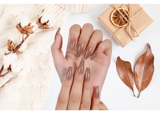 Mooie bruine plaknagels herfstsfeer